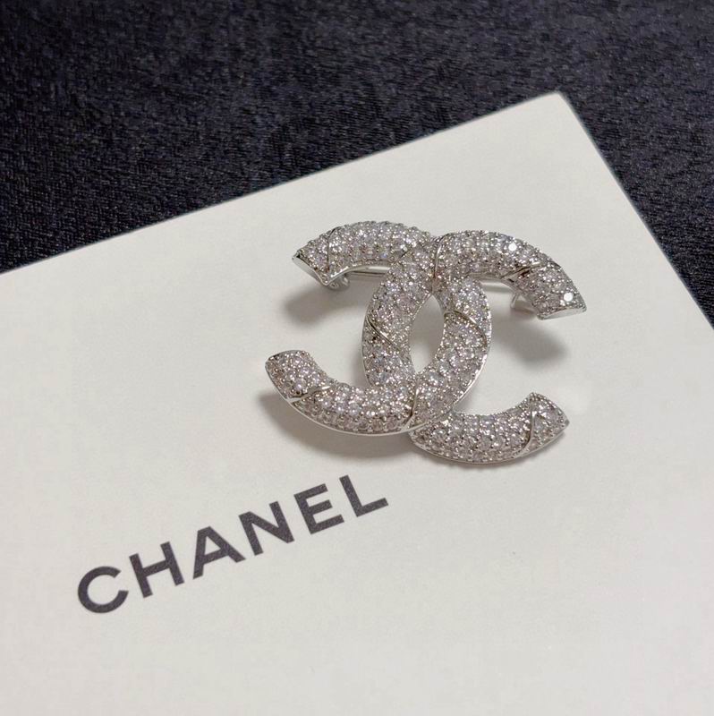 Chanel Brooch 07yxs51